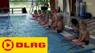 Die DLRG Schwimmausbildung  Anfängerschwimmkurs [upl. by Ramalahs]