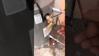 Instalación de boiler eléctrico RHEEM [upl. by Yztim]